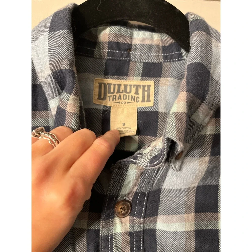Duluth Trading Co Mens Small Plaid Flannel Button Down Shirt Blue Grey LS